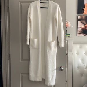 Long white cardigan. Size xs